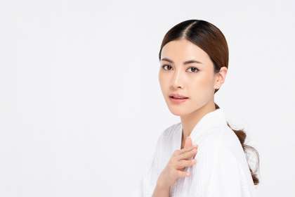 Beauty,Shot,Of,Youthful,Bright,Skin,Pretty,Asian,Woman,Isolated Hifu vs Ultherapy, Apa yang membedakan?