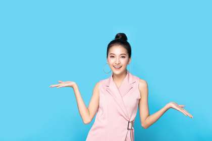 Portrait,Of,Asian,Beautiful,Young,Woman,Show,Both,Hands,With Inilah Kondisi Kulit yang Bisa Ditangani dengan Perawatan Laser!